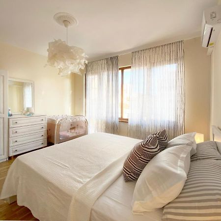 Lovely Apartment With Balcony In Pomorie Old Town By Flat Mаnаger Eksteriør billede