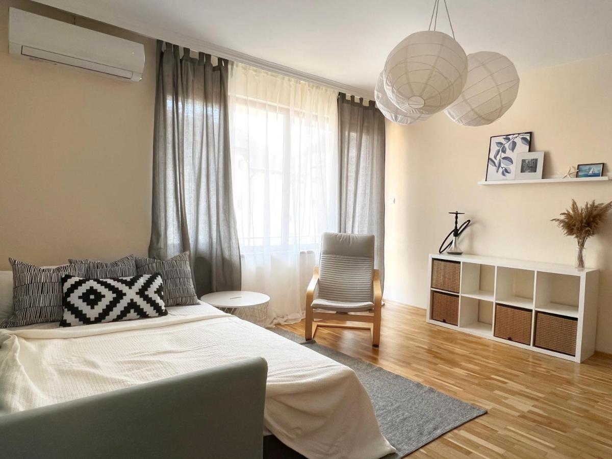 Lovely Apartment With Balcony In Pomorie Old Town By Flat Mаnаger Eksteriør billede