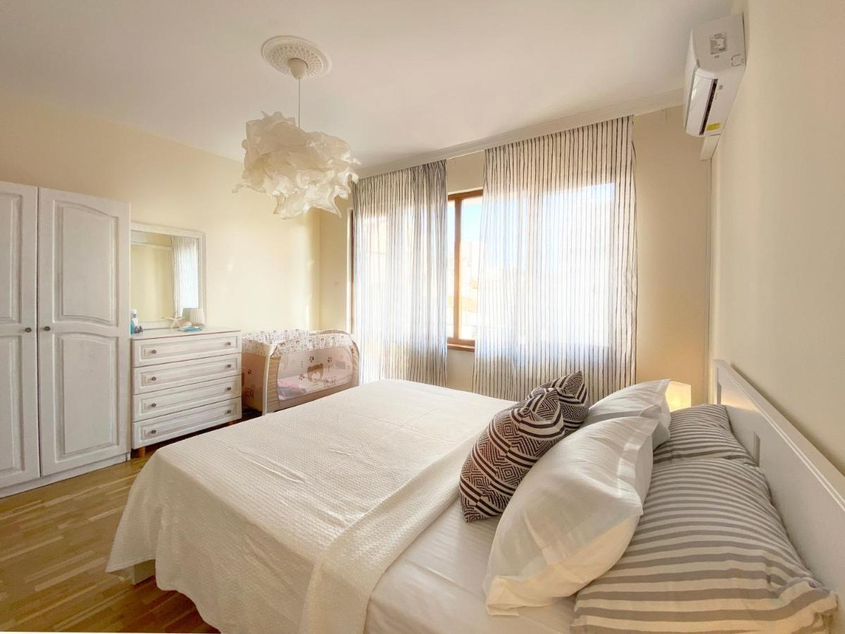 Lovely Apartment With Balcony In Pomorie Old Town By Flat Mаnаger Eksteriør billede